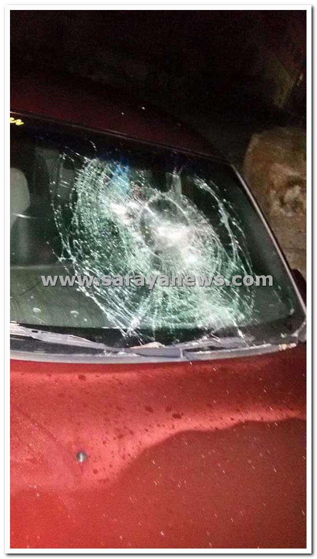 بالصور  ..  اربد : شاب يحطم (13) مركبة في بلدة يبلا فجراً