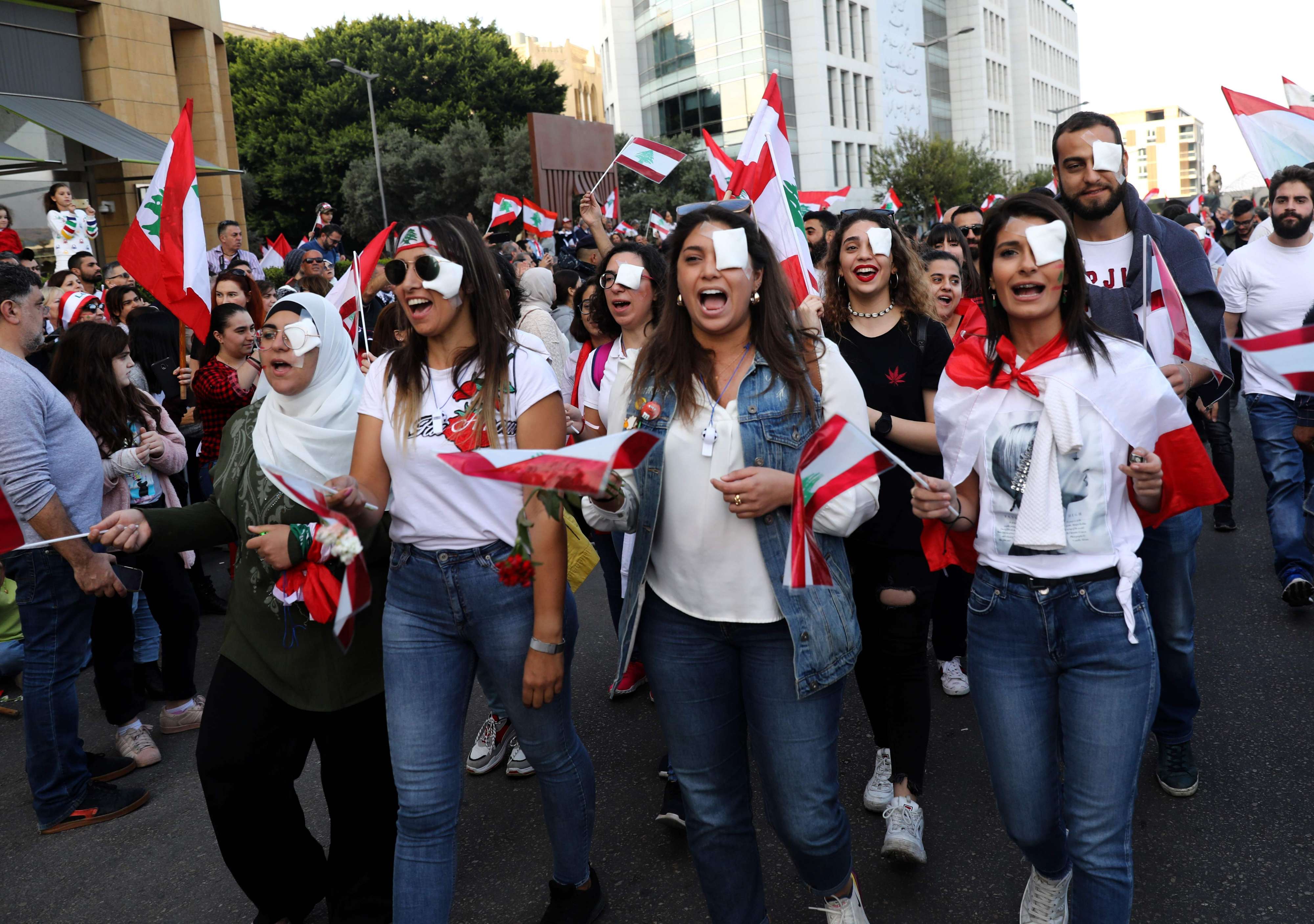 تضامن واسع مع الصحافي الفلسطيني عمارنة في ميادين لبنان