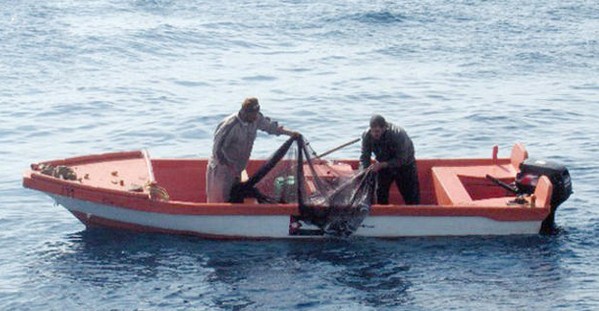 صيادو العقبة يحتجّون على اجراءات الترخيص وضيق مساحة الصيد