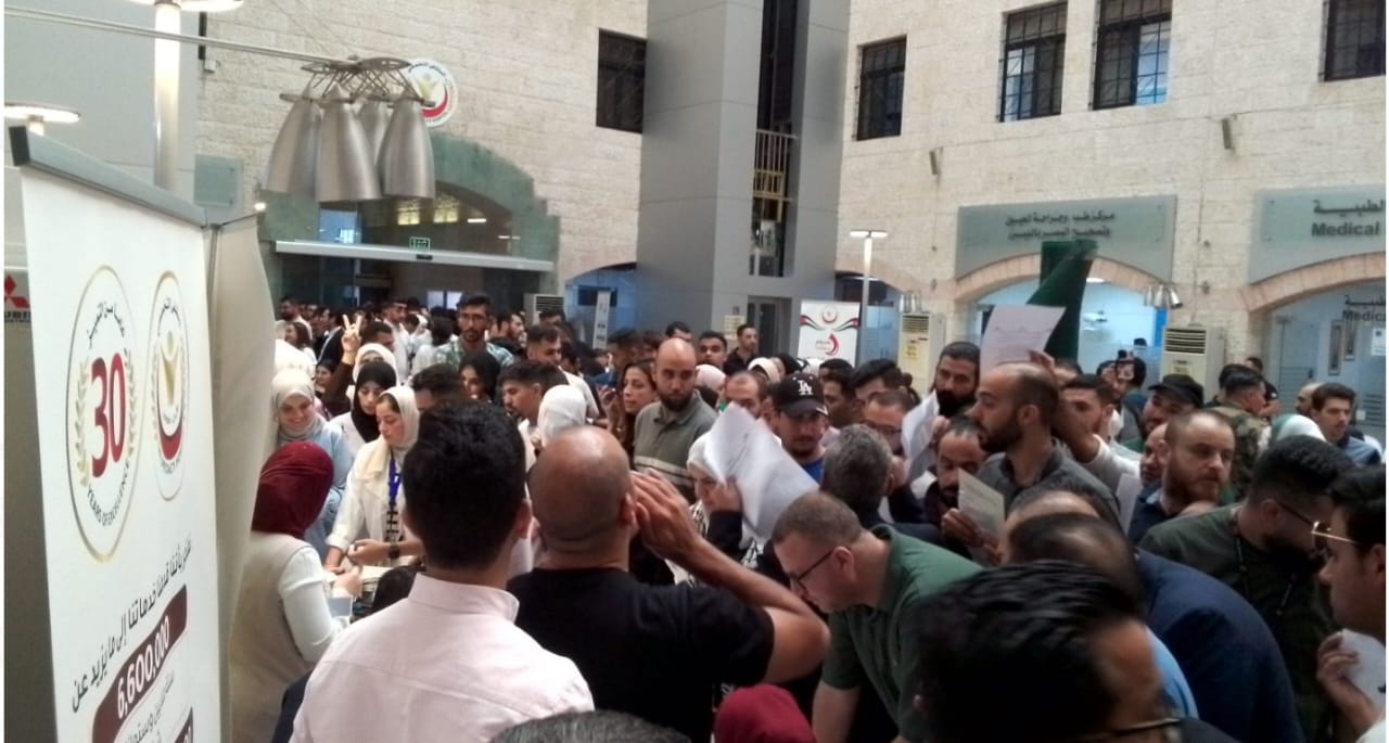 اقبال كبير على حملة التبرع بالدم التي أطلقها المستشفى التخصصي اليوم  ..  صور 