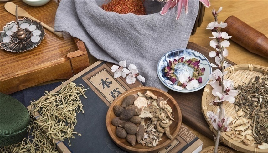 الصين تعزز استخدام الطب التقليدي في علاج كورونا