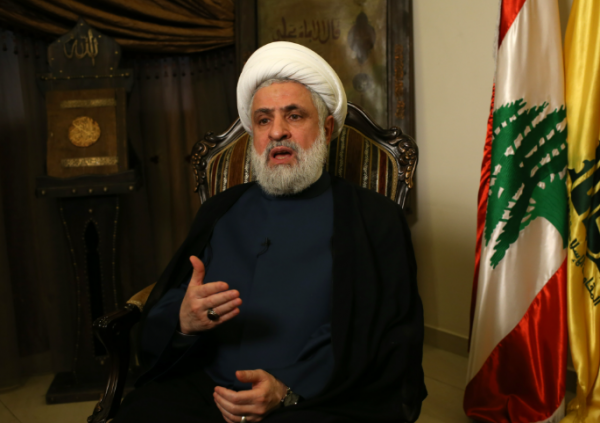 قاسم: نحن منتصرون في كل لحظة  ..  ومن يريد الاستسلام فليذهب وحده