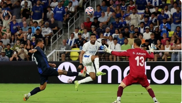 الهلال يقضي على باتشوكا ويكمل عقد المتأهلين لدور الـ16
