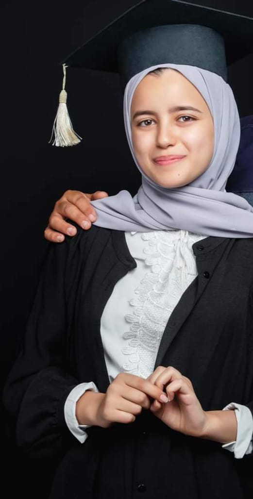رنا رزق  ..  مبارك النجاح في التوجيهي بمعدل 96.3%