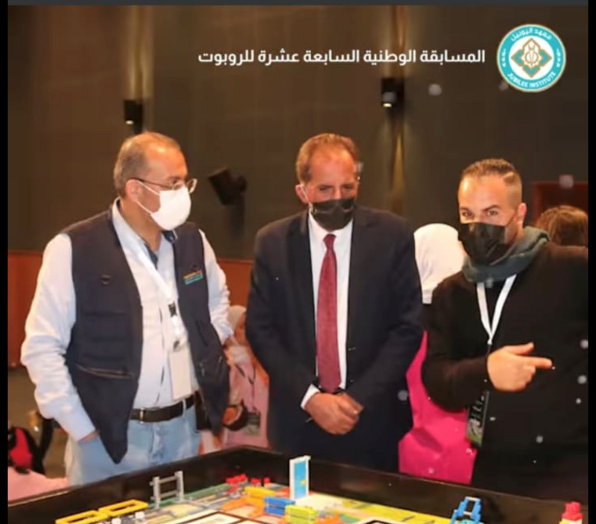 عمان العربية تشارك بتحكيم المسابقة الوطنية السابعة عشرة للروبوت FLL
