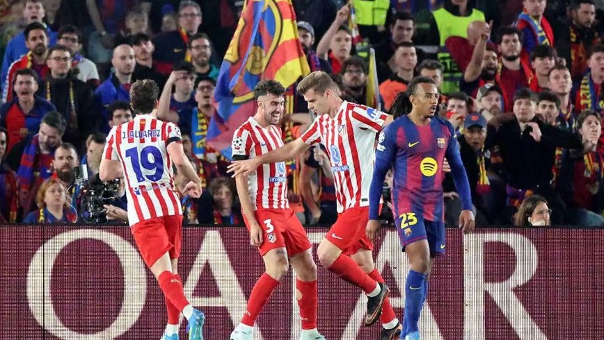 لماذا تجاهل الـVAR ضربة جزاء برشلونة ضد أتلتيكو مدريد؟  