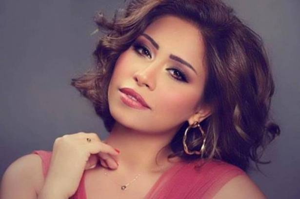 كشف سر 'تقوس' ساق شيرين عبد الوهاب في أحد الإعلانات!
