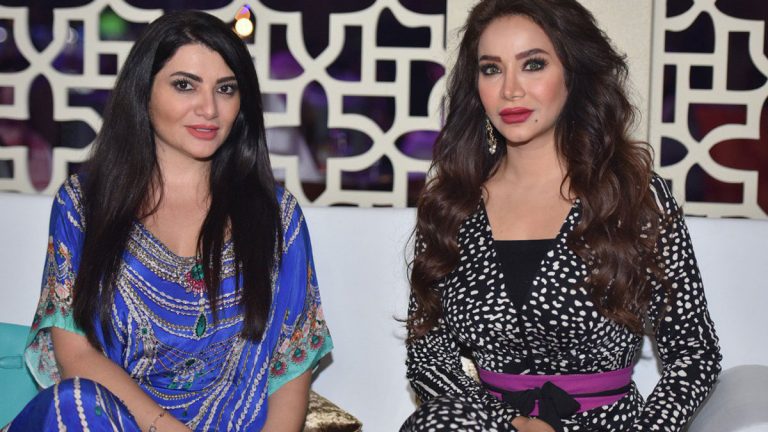 بالفيديو :ما سرّ غياب صديقة لجين عمران المقربة هبة الرمحين عن حفلة زفاف ابنتها؟
