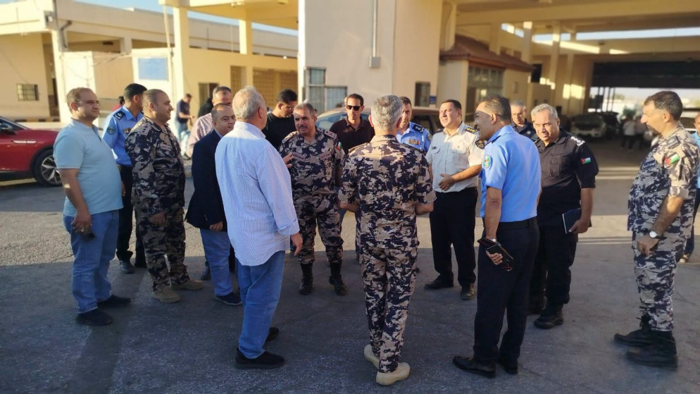 مدير الجمارك يتفقد أزمة الشحن في مركز حدود جابر ويوجه بحلول عاجلة