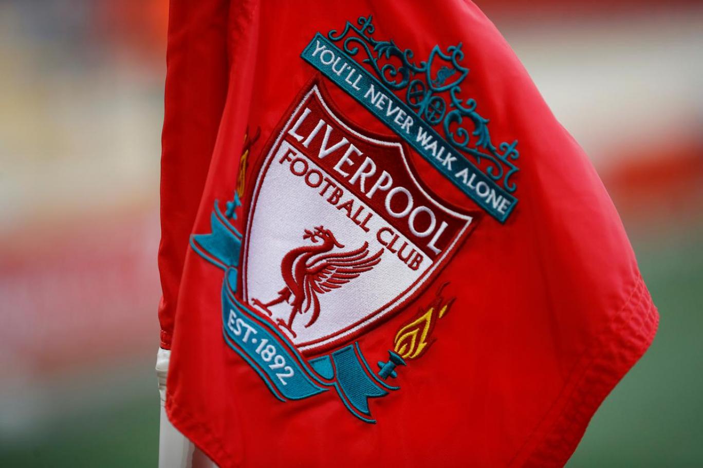 رسميًا ..  نجم ليفربول ينتقل إلى الدوري الفرنسي