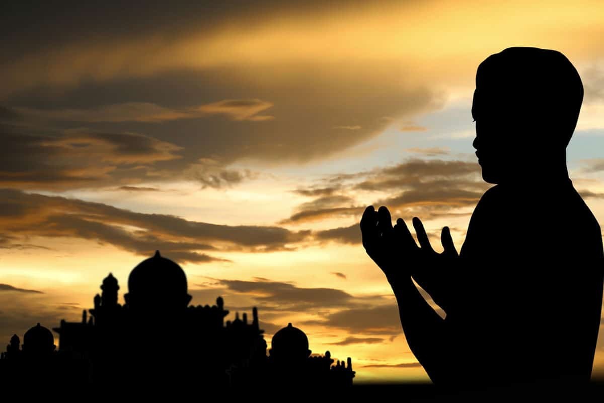 ما حكم من شرع في صيام يوم عاشوراء ثم أفطر؟ 