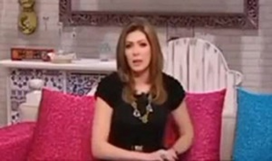 بالفيديو .. متصلة مصرية : أنا خلعت الحجاب و سعيده  ..  والمذيعة ترد: إنت بنت جدعة