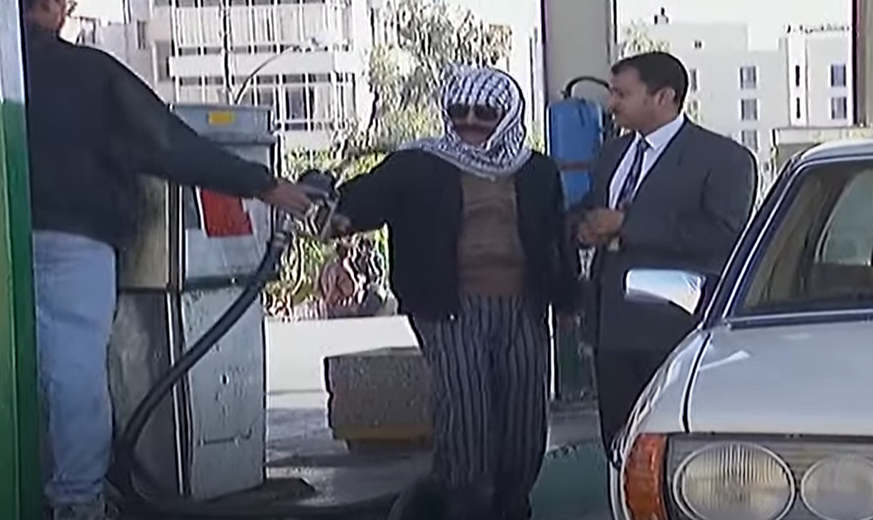 الكاميرا الخفيه: داخل الكازية