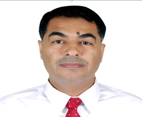 مسافات بعيدة ومقاربات
