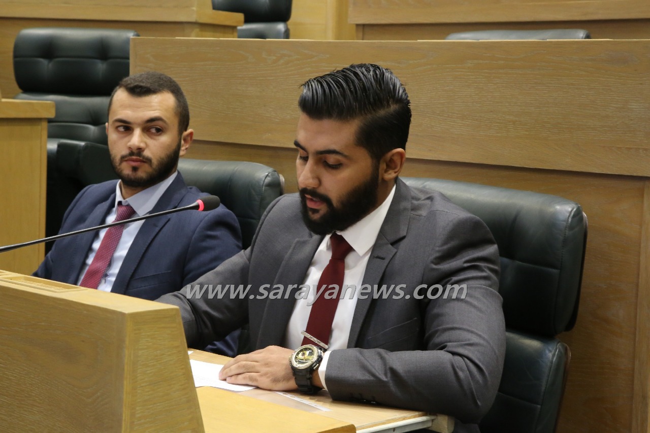 بالصور  ..  شباب تحت القبة يصوتون على 20 توصية