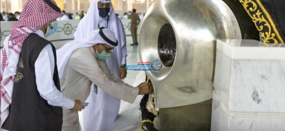 تفاصيل صيانة إطار الحجر الأسود في الكعبة