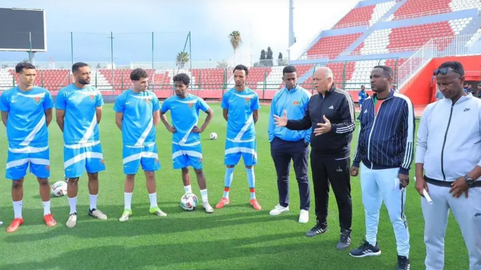 "اختفوا فجأة" ..  مدرب إريتريا يكشف كواليس هروب 7 لاعبين من المنتخب