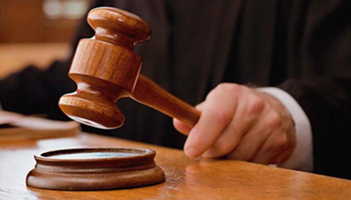 "خنقت طفليها حتى يرتاحا منها"  ..  الجنايات الكبرى توجه تهمة القتل العمد لأم أنهت حياة طفليها خنقًا