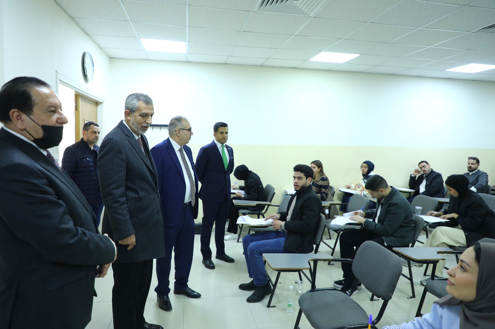 نقيب المحامين يتفقد سير إجراءات امتحان النقابة التحريري في "الشرق الأوسط"