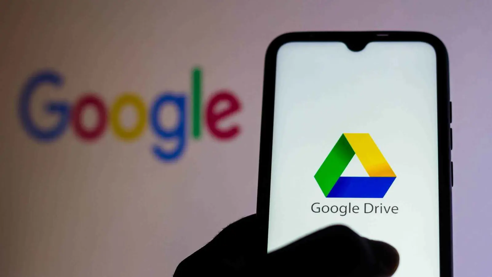 دون تطبيقات وبشكل مجاني ..  إليك خيار آمن لمسح المستندات من هاتفك