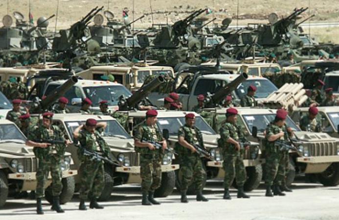 كيري من عمان : الاردن ثالث أكبر دولة في العالم بالدعم والتسلح العسكري من امريكا 