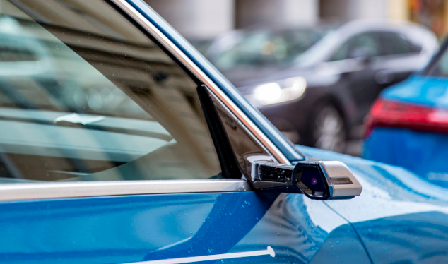الحكومة الأمريكية تبدأ اختبار الكاميرات لاستبدال المرايا الجانبية في السيارات