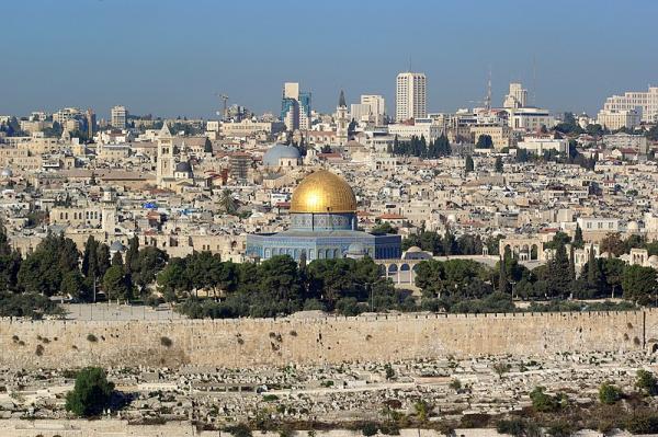 مستوطنون متطرفون يقتحمون البلدة القديمة من القدس