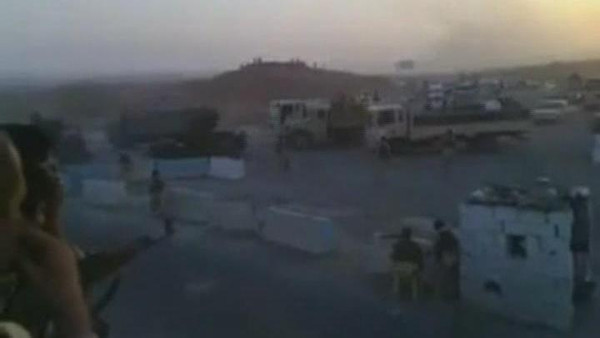 بالفيديو ..  لحظة هروب القوات العراقية من ديالى بمئات الآليات