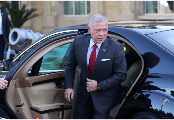 الملك يغادر أرض الوطن في زيارة خاصة