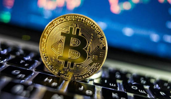 بيتكوين تتجاوز عتبة 60 ألف دولار
