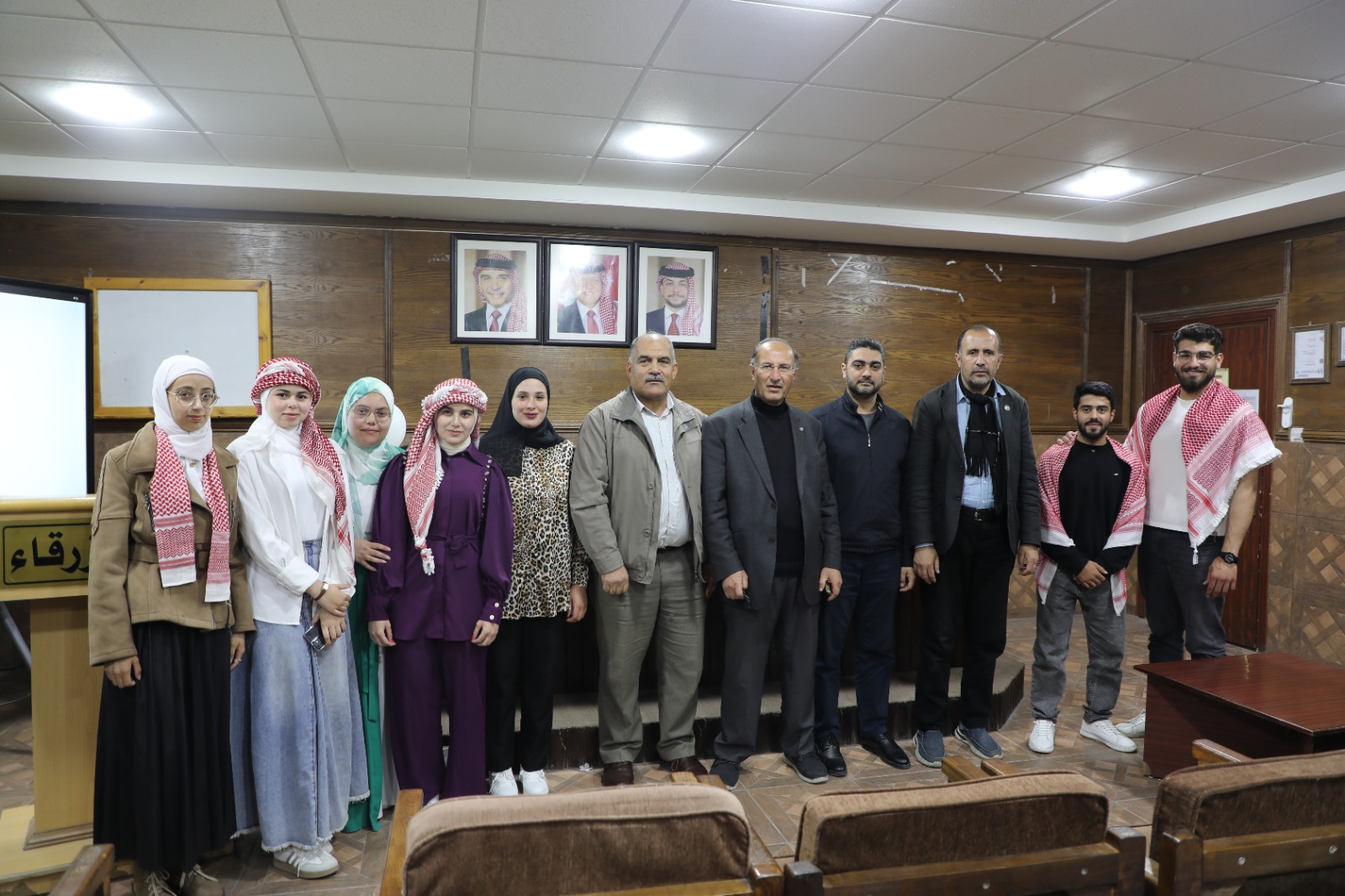 جامعة الزرقاء تنظم فعالية "يوم العلم الأردني"