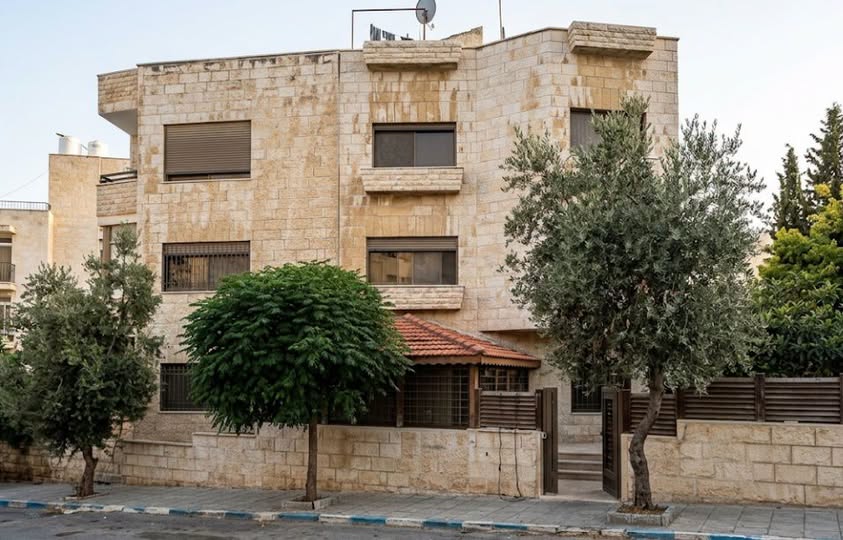  عماره 3 طوابق للبيع