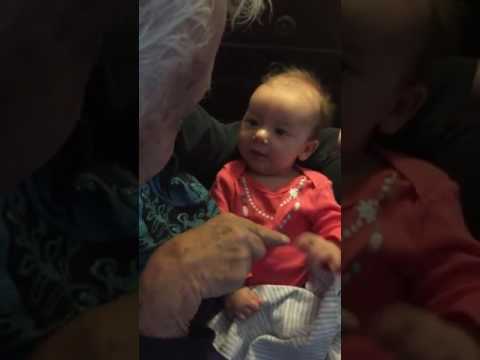 أجمل فيديو لجدة تعلم حفيدتها الصماء لغة الإشارة!