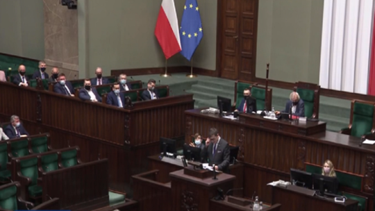 فضيحة في البرلمان البولندي بطلها وزير الداخلية السابق