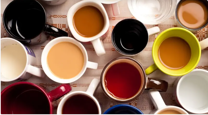 مفاجأة ..  فوائد إضافية لشرب القهوة والشاي والماء طوال اليوم