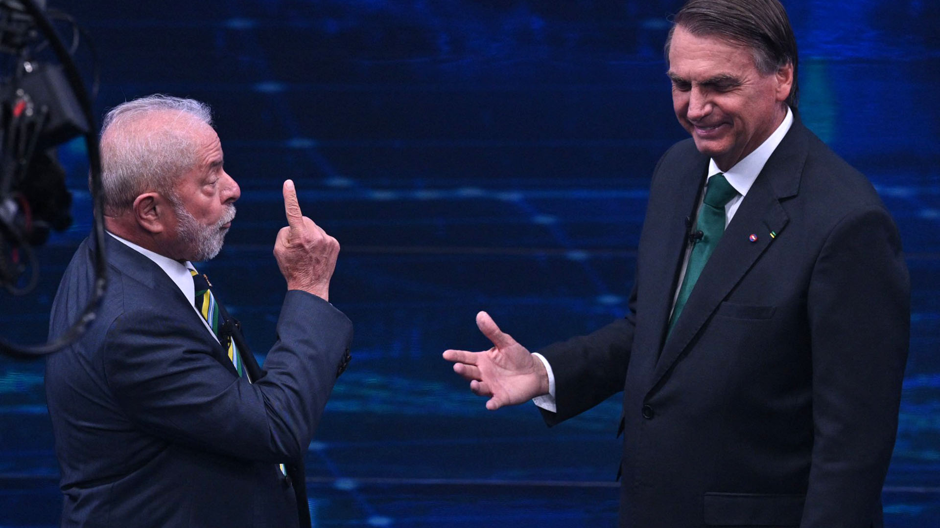 استطلاع يظهر تقدم لولا على بولسونارو في سباق الرئاسة بالبرازيل