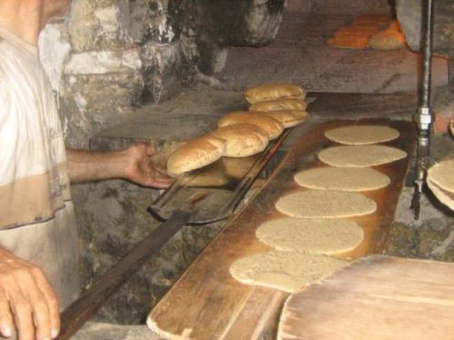 تغريم خباز بغرامة مالية لأنه ظل مفتوحاً دون اجازة اسبوعية 