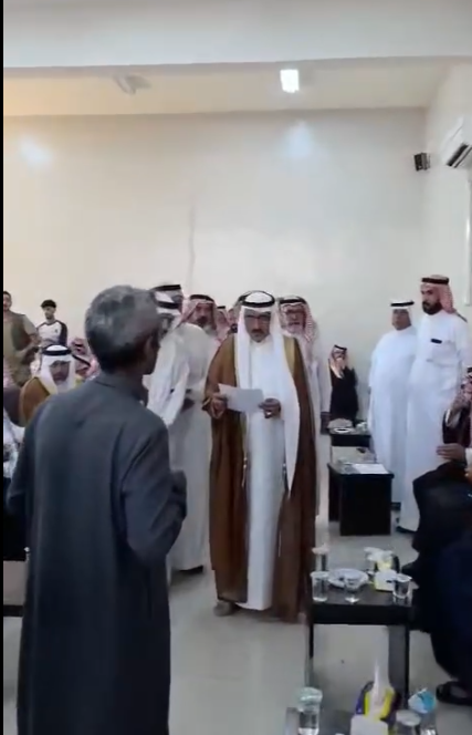 عشيرة المصبحيين تتنازل عن حقوقها كافة في حادث وفاة الشاب عبد الرحمن المصبحيين  .. فيديو 