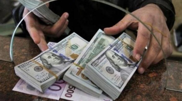 المليونيرة المزيفة ..  سيدة تسرق 275 ألف دولار وأفلتت من الشرطة