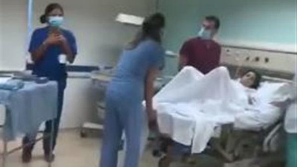 بالفيديو ..  شاهد انفجار بيروت يضرب امرأة لحظة الولادة وزوجها يختبئ