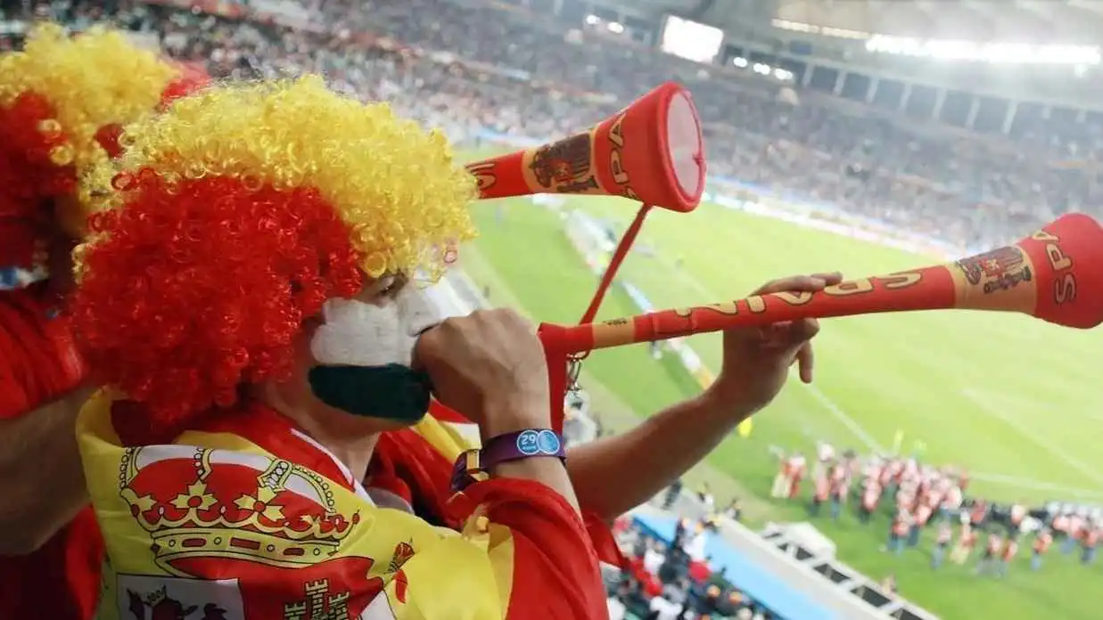الفيفا يحظر أبواق الفوفوزيلا في ملاعب كأس العالم 2026 