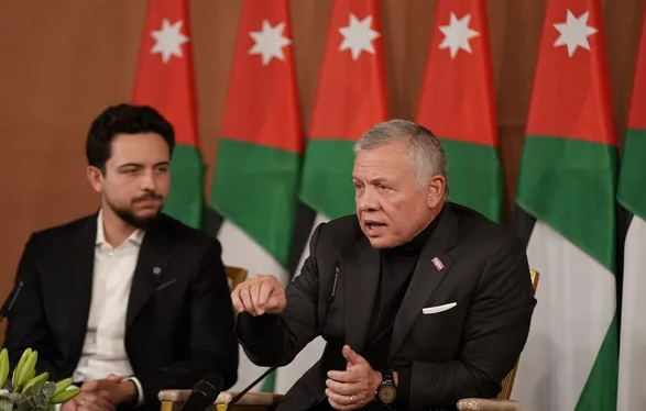 الملك يفتتح مركز الصيانة والترميم في جرش