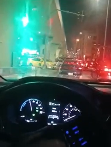 بالفيديو ..  أسرع إشارة ضوئية بالعالم في العاصمة عمّان 