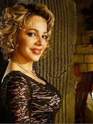 سوزان نجم الدين ترد على فتاة هددتها بنشر فيديوهات إباحية لها وادّعت بأنها شقيقتها! (فيديو)