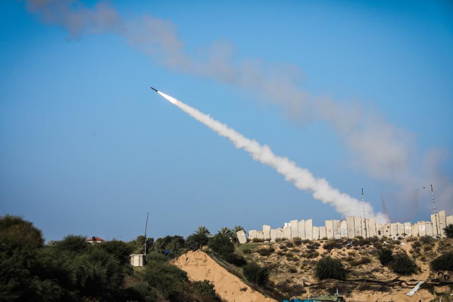 إطلاق رشقة صاروخية كبيرة من جنوب لبنان صوب شمال فلسطين المحتلة