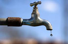 سكان بلدة الزعتري يشكون انقطاع المياه ويطالبون بحل جذري لمعاناتهم