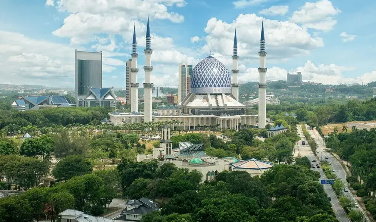 سيلانجور  ..  قلب الترفيه والطبيعة العائلية في ماليزيا