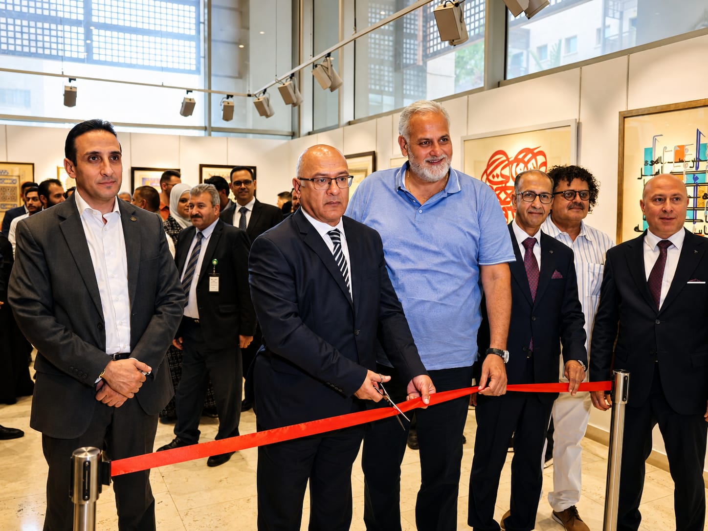 الملتقى الأردني للخط العربي والزخرفة الإسلامية يفتتح معرضه الفني