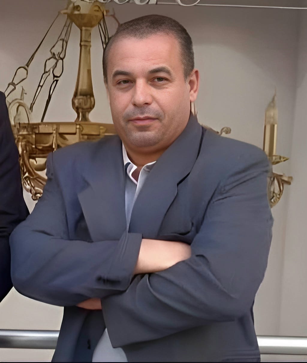 عاطف أبو حجر يكتب: وداع الأحبة