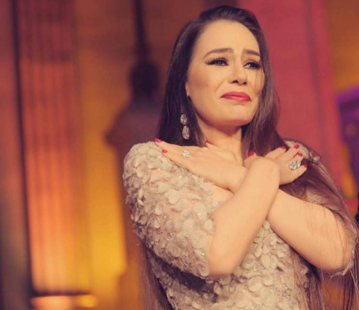 بالصور .. نجمات عربيات انجبن من دون زواج رسمي وعشن ازمة نسب الأولاد ..  بينهن أسماء صادمة